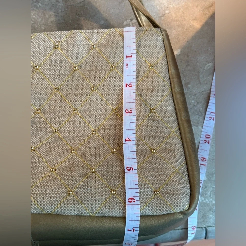 Vintage Warren Reed shoulder bag with gold bead accents in excellent condition!